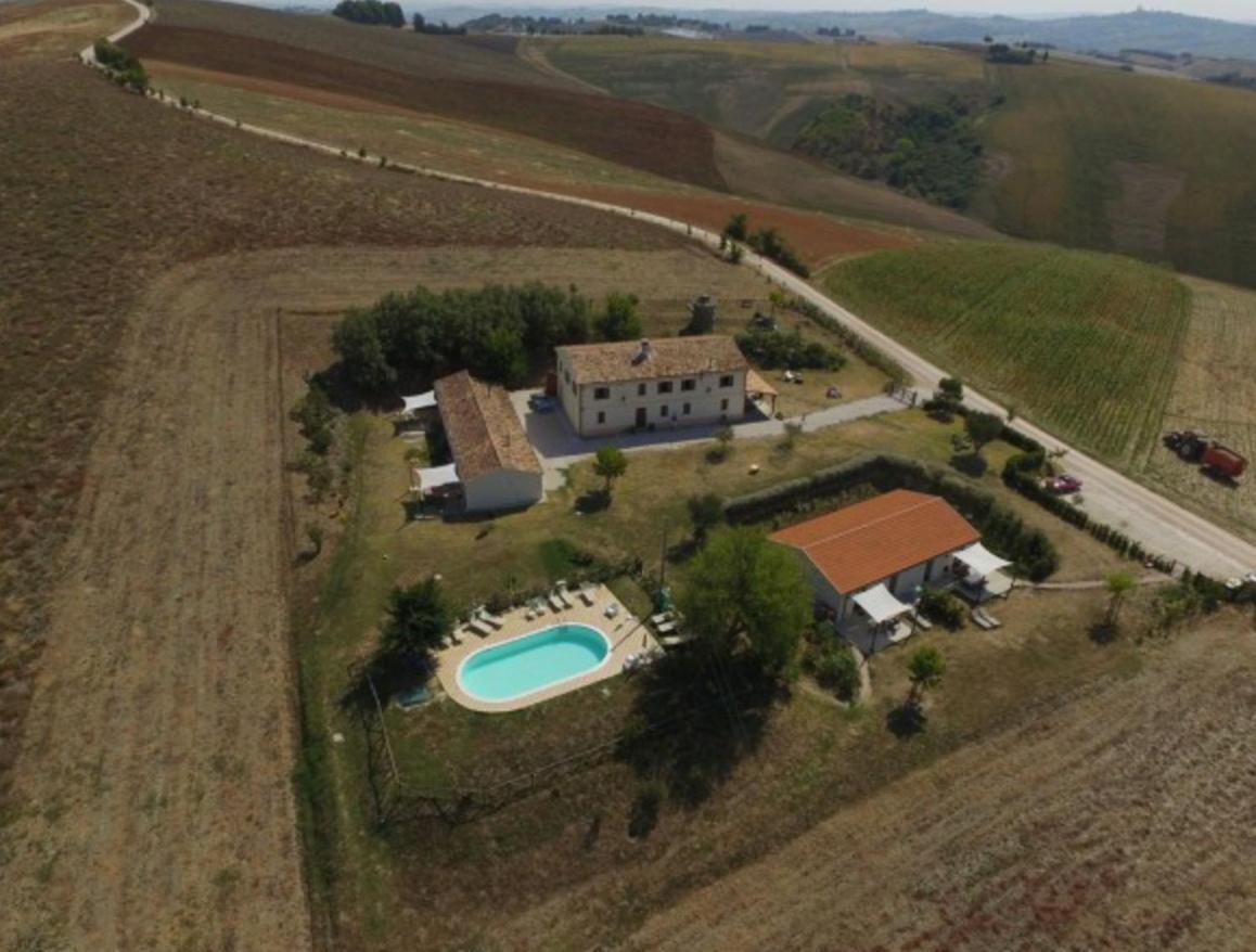 Rustico Del Bozzo Guest House Castelleone di Suasa Exterior photo