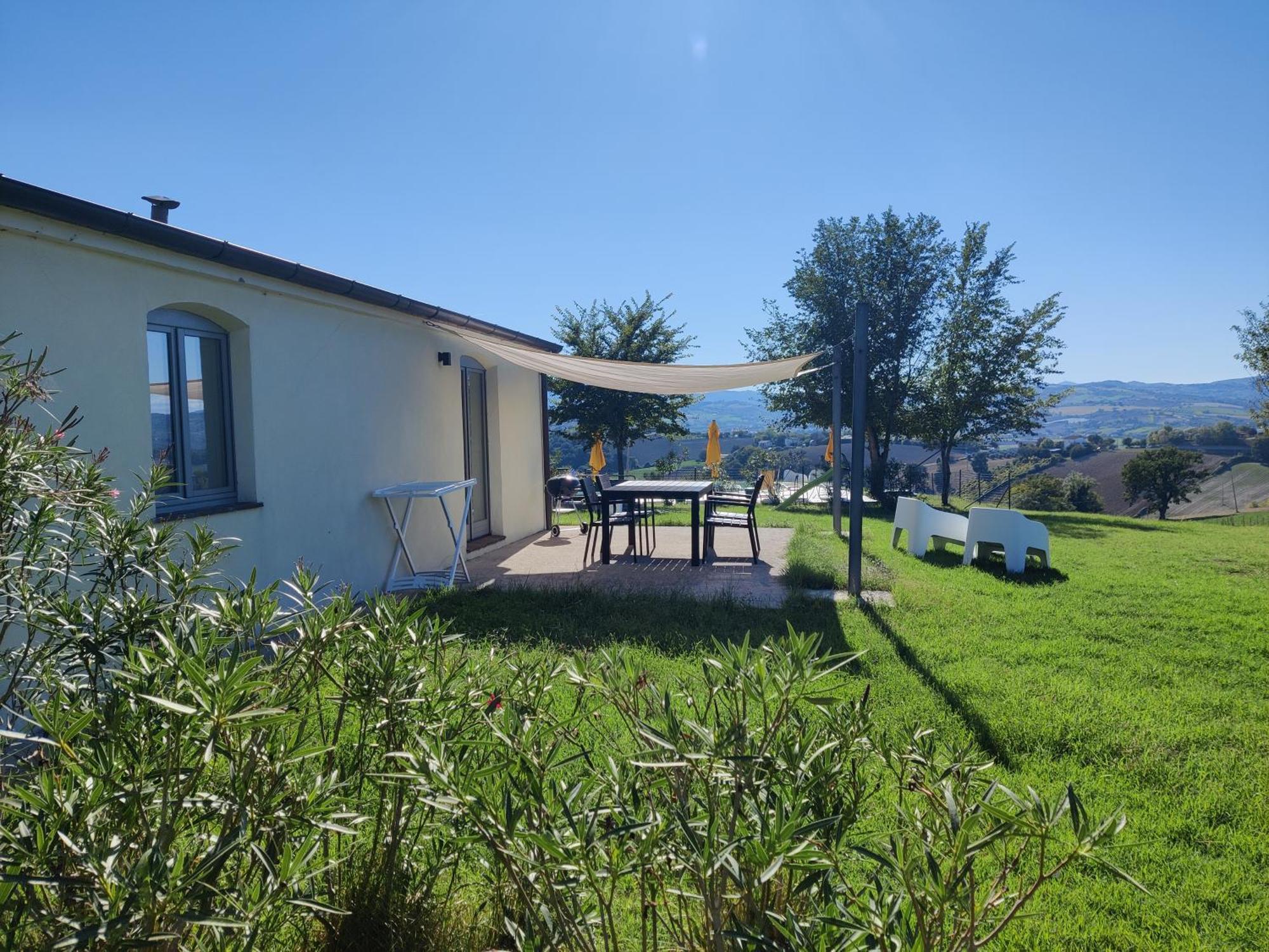 Rustico Del Bozzo Guest House Castelleone di Suasa Exterior photo