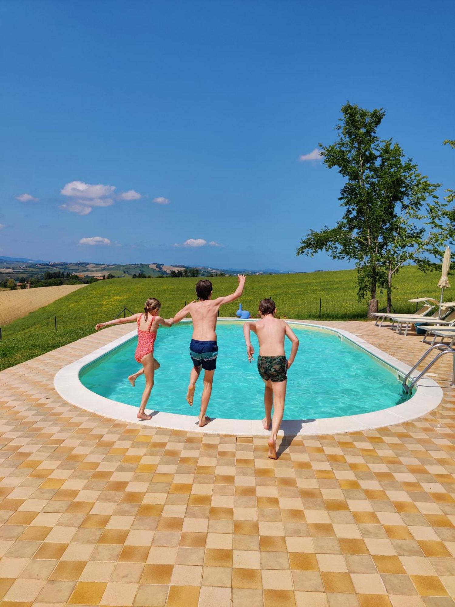 Rustico Del Bozzo Guest House Castelleone di Suasa Exterior photo