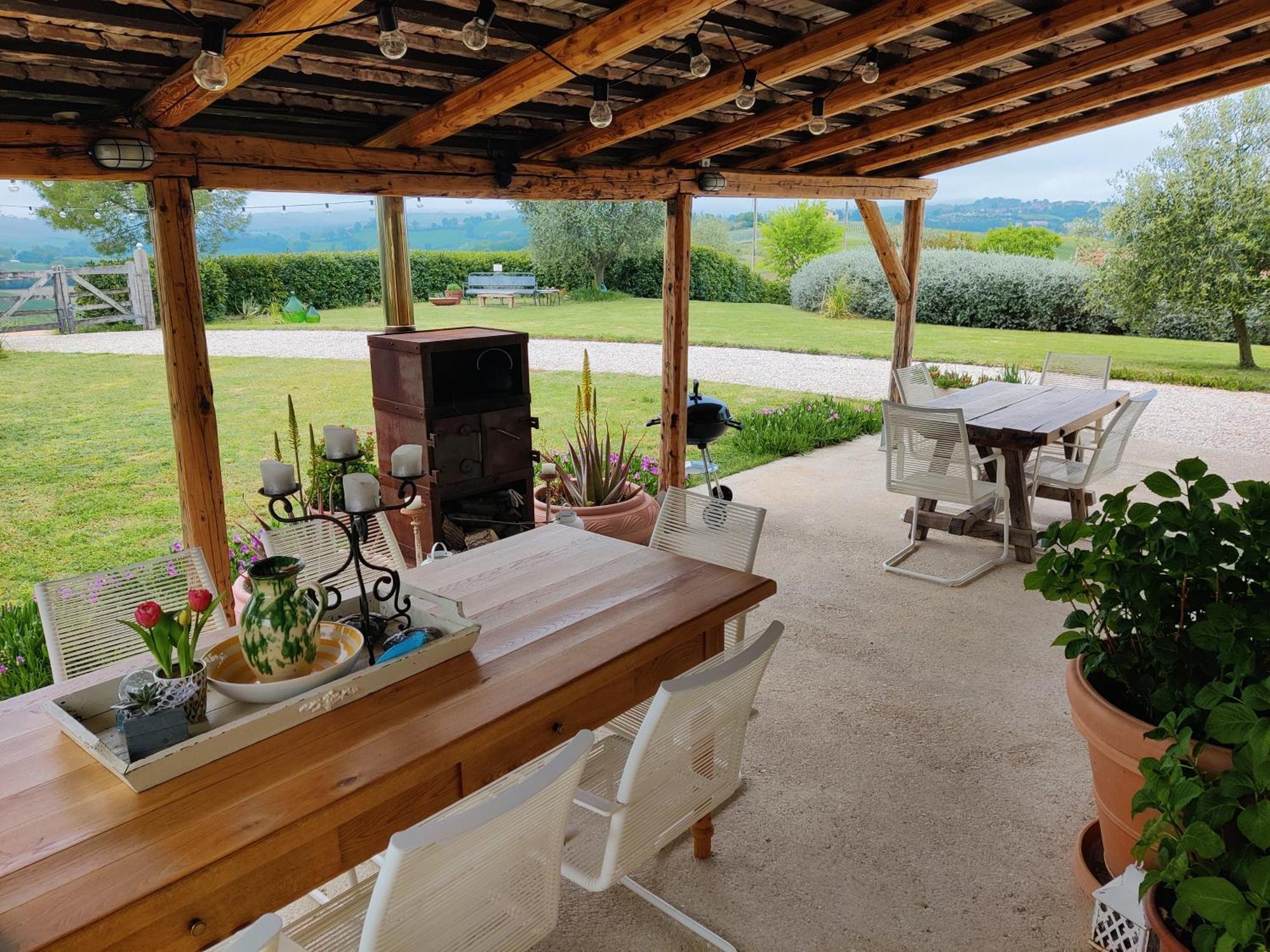 Rustico Del Bozzo Guest House Castelleone di Suasa Exterior photo